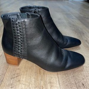 Jack Rogers Black Leathet Ankle Boot Size 5